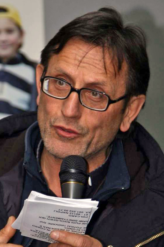 Vangelo e lavoro contro crisi e camorra: Don Aniello Manganiello a Scampia