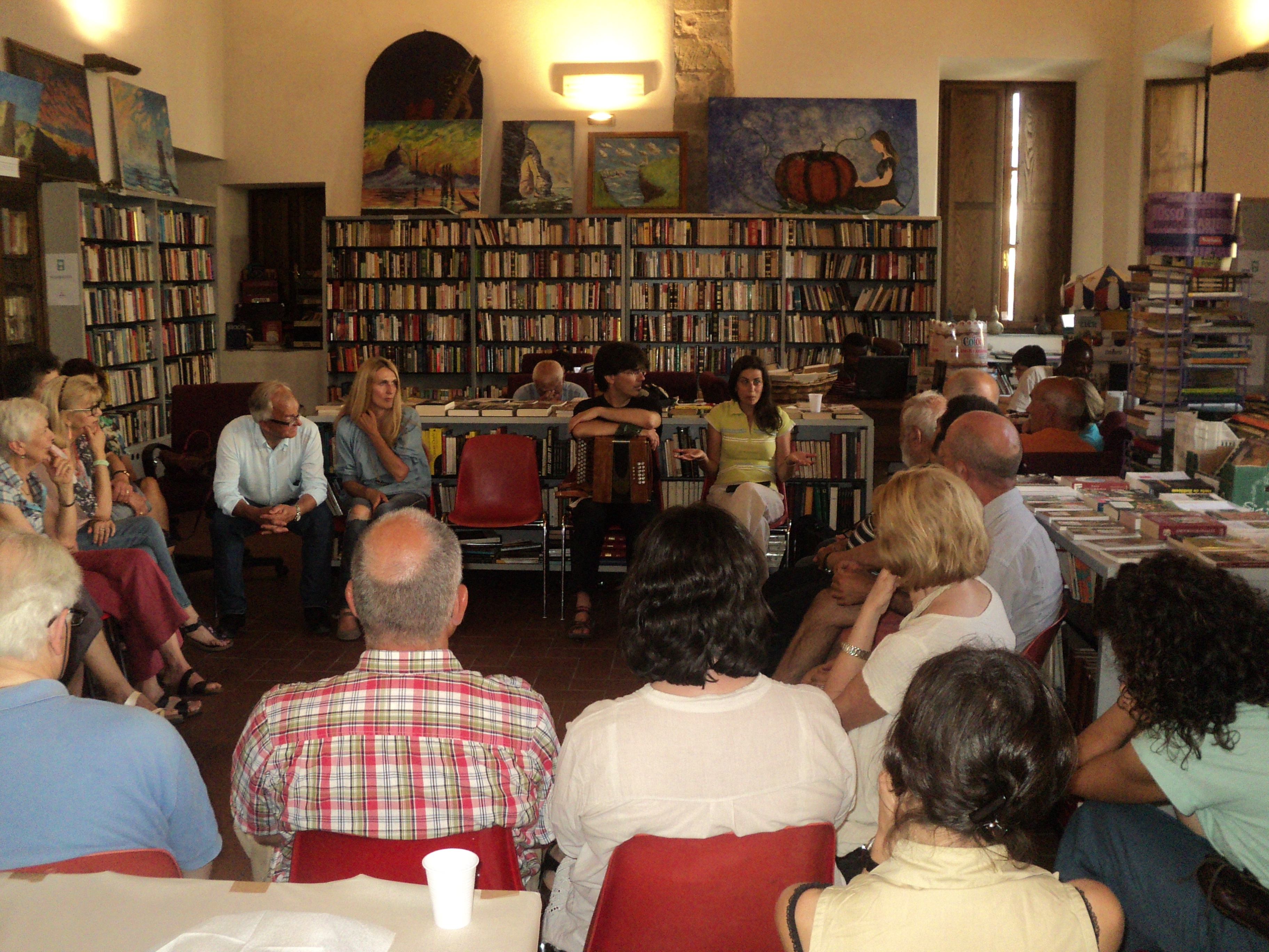 L'incontro con l'associazione Dal Libro alla Solidarietà di Fivizzano (MS)