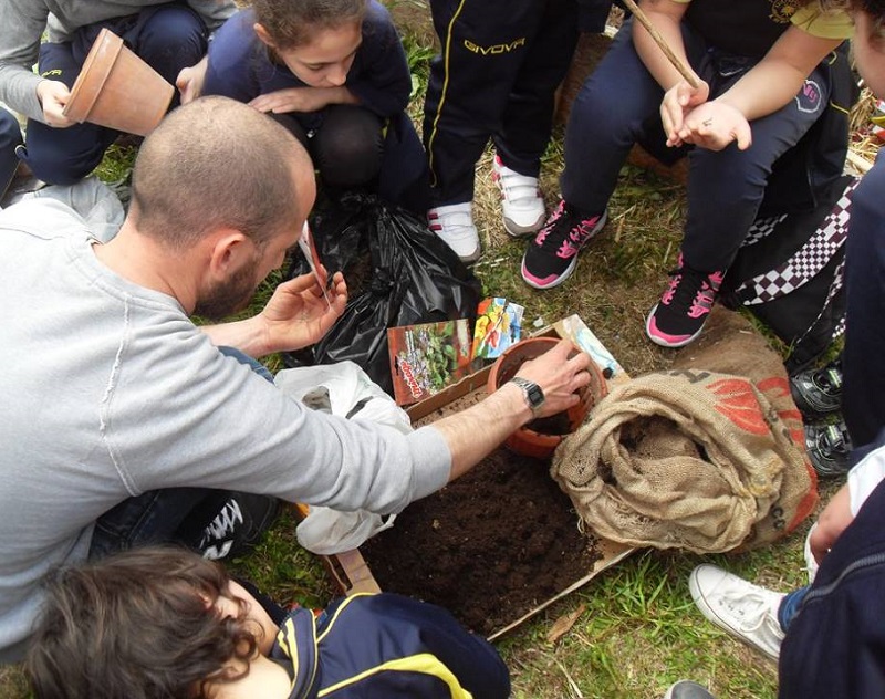 Terra dei fuochi: nelle scuole la piccola grande rivoluzione di orti e compostiere