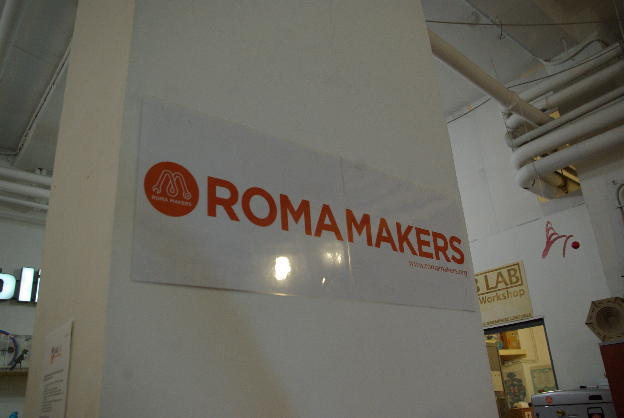 Roma makers è un’associazione di promozione sociale, e l’ingresso al FabLab è aperto a tutti