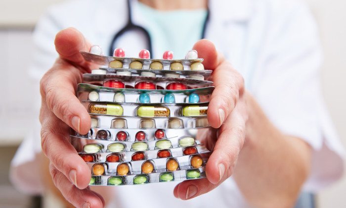 Oggi circa il 90% della popolazione anziana, oltre i 65 anni, prende quotidianamente medicine