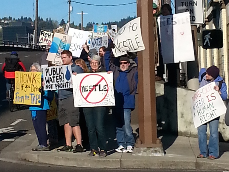 Acqua privatizzata? I cittadini battono la Nestlè in Oregon