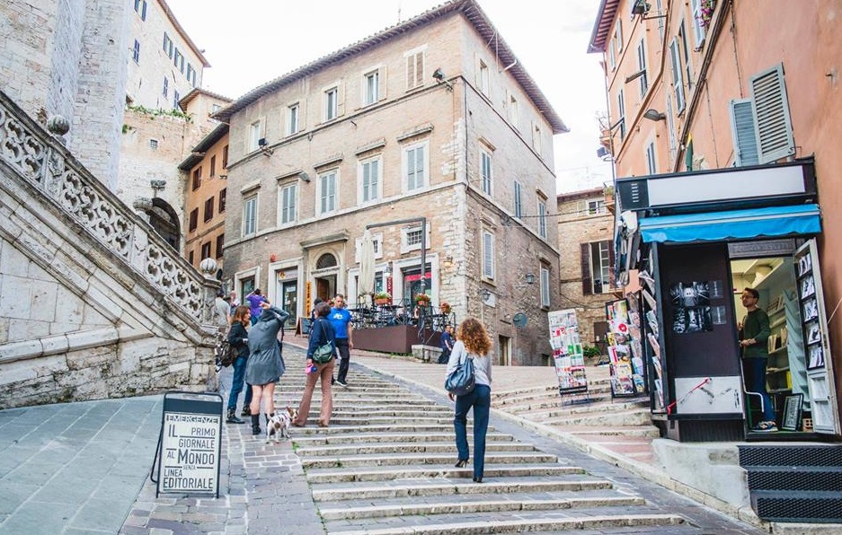 Edicola 518: a Perugia una rivoluzione culturale in 4 metri quadrati