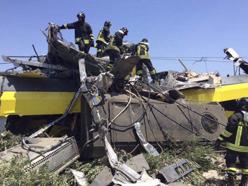 Lo scontro fra treni in Puglia ed i disastri del pensiero unico