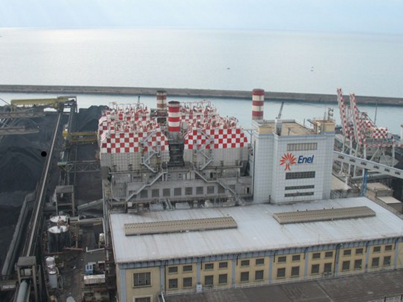 Il governo riapre la centrale a carbone di Genova