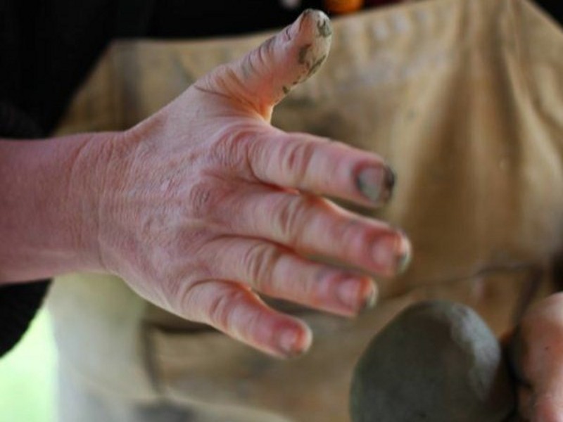 Vuoi visitare le Marche e imparare gli antichi mestieri?