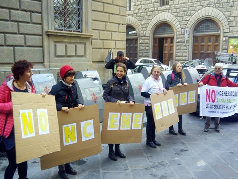 Mamme unite contro l'inceneritore