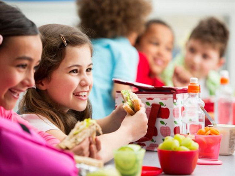 Nelle scuole di Roma arriva la dieta a base vegetale