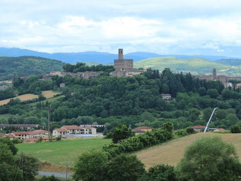 Cento masserie, torri e castelli gratis per i giovani