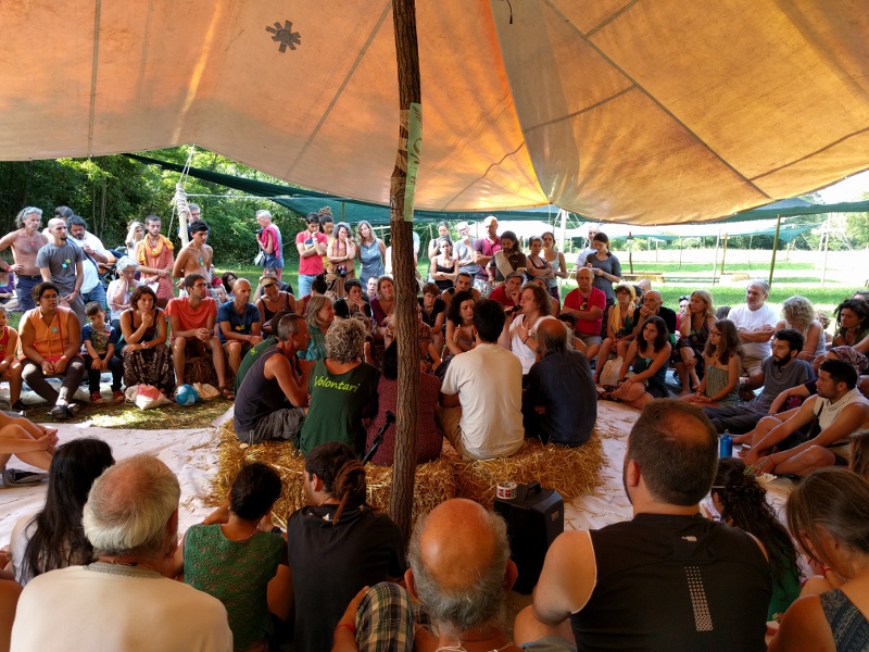 Abitare condiviso e green: gli ecovillaggi italiani si incontrano