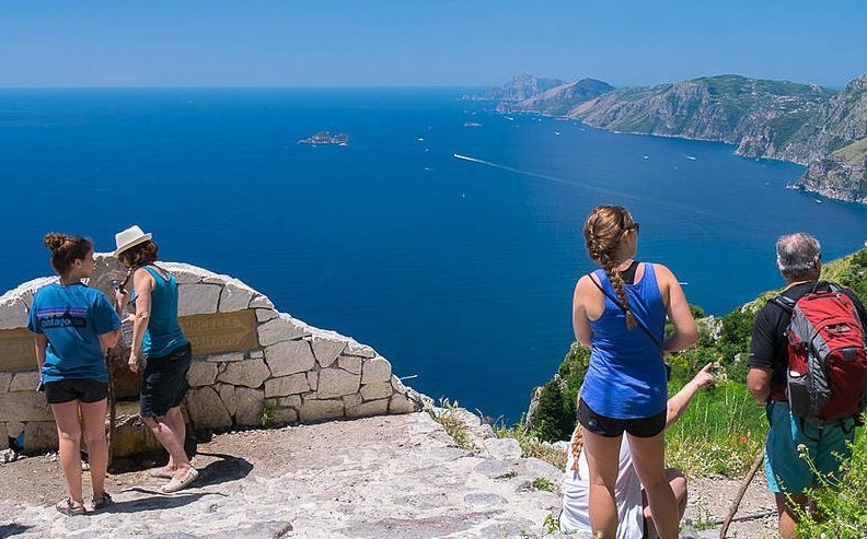 La Costiera Amalfitana a piedi: un viaggio sul Sentiero degli Dei