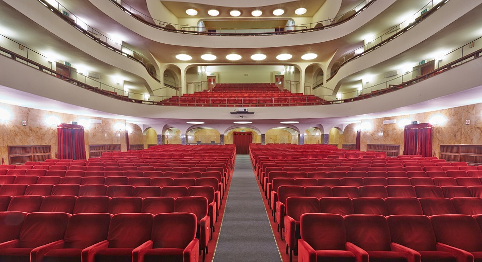 Interni teatro