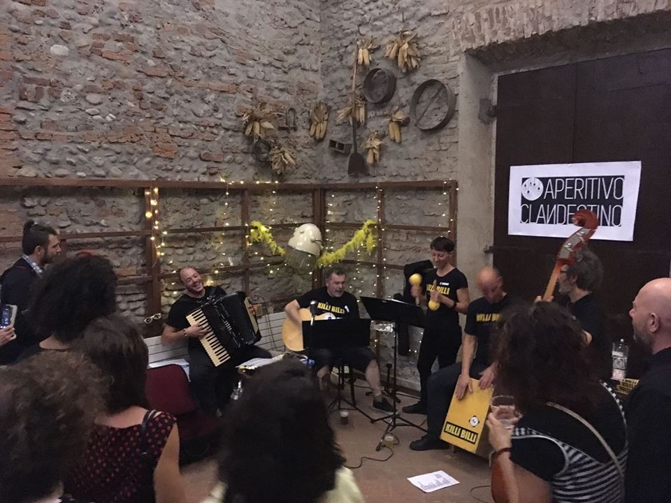 Ci vediamo per un Aperitivo Clandestino?