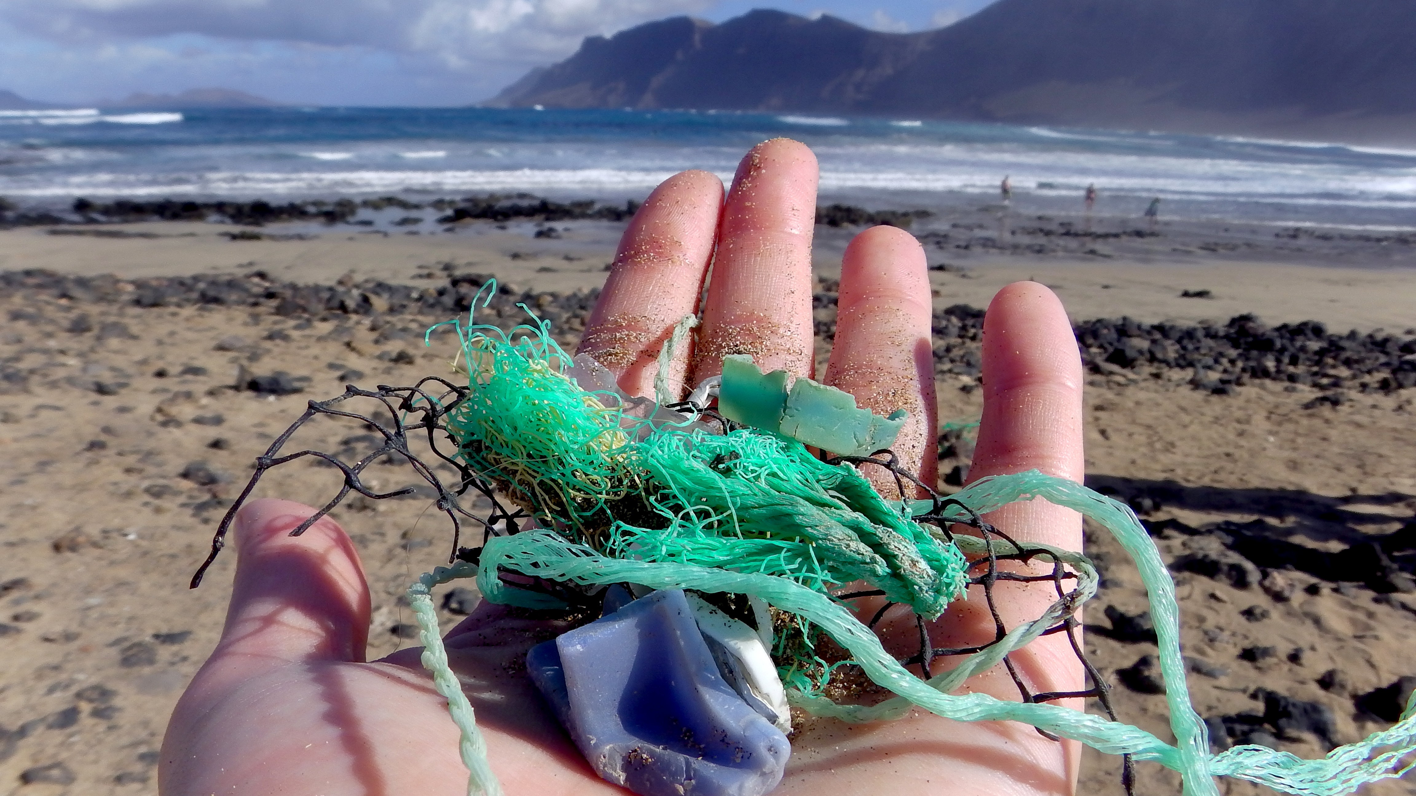 Da Oceanus e Exxpedition, l’impegno contro la plastica nei mari