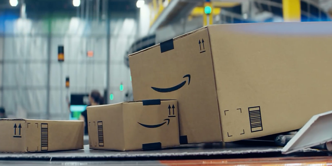 Così Amazon uccide la dignità dei lavoratori e l'economia locale