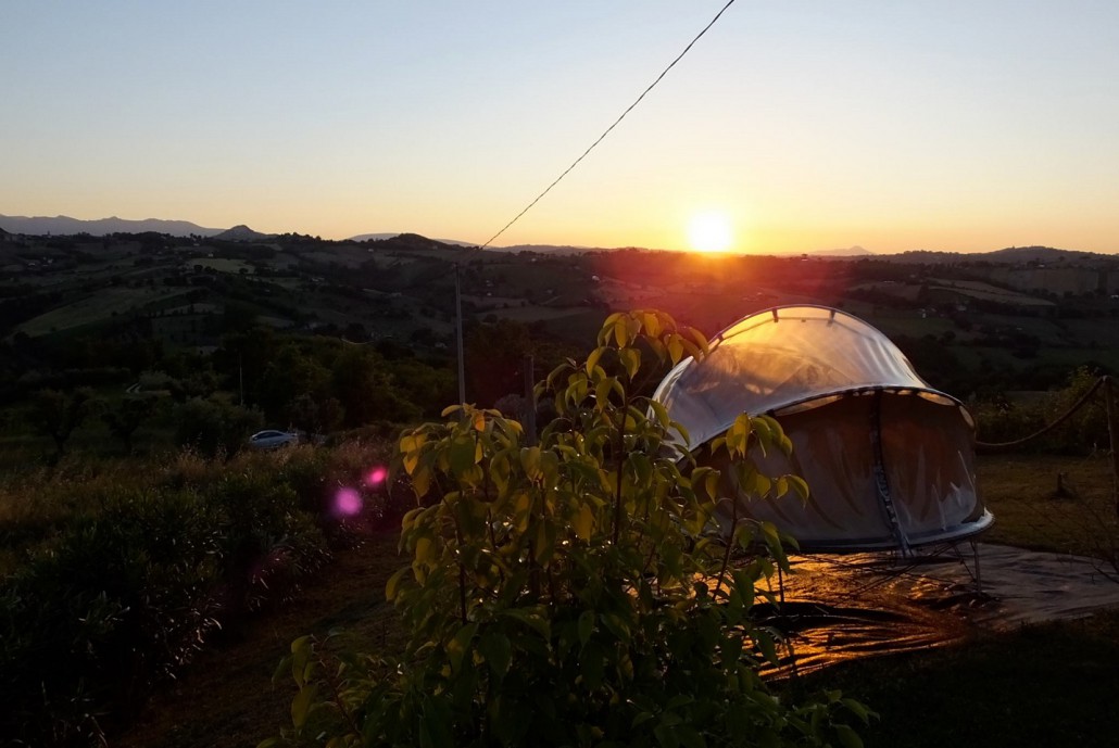 Un weekend in tenda trasparente per osservare le stelle