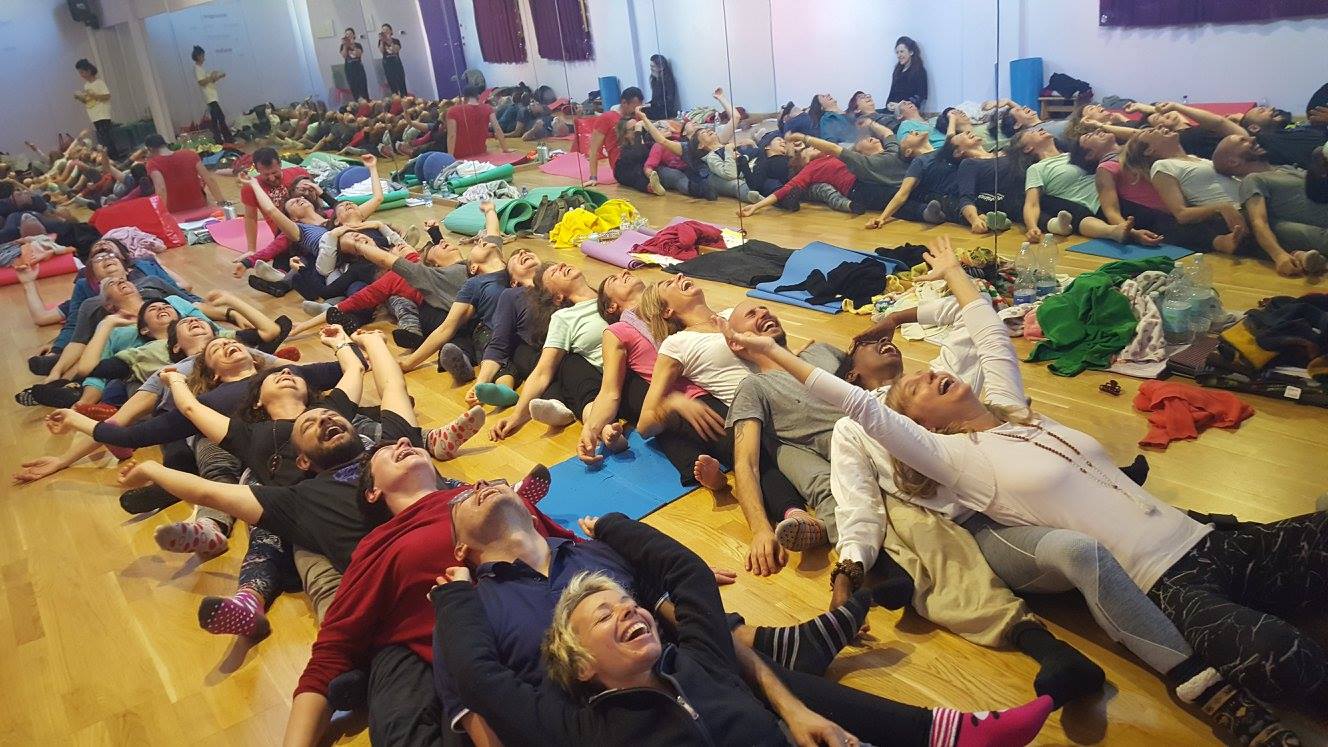 yoga-risata-gruppo