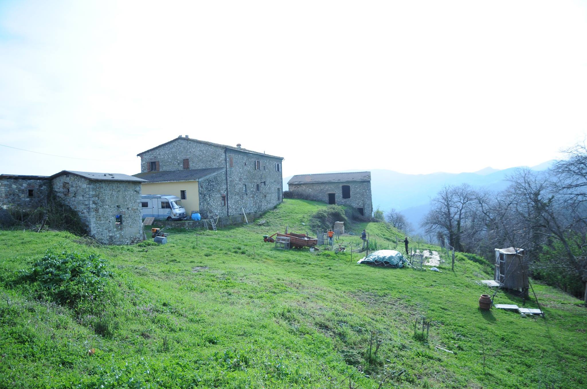 Una veduta dell’ecovillaggio La Torre di Mezzo