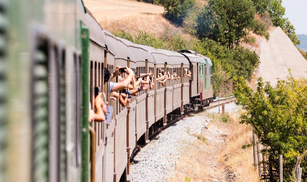 Vie verdi e turismo slow: la seconda vita delle ferrovie dismesse