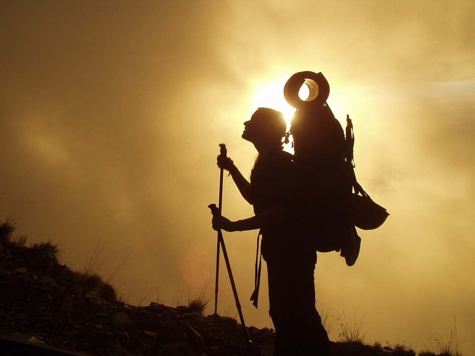 Trekking in estate? Cinque consigli per affrontare il cammino