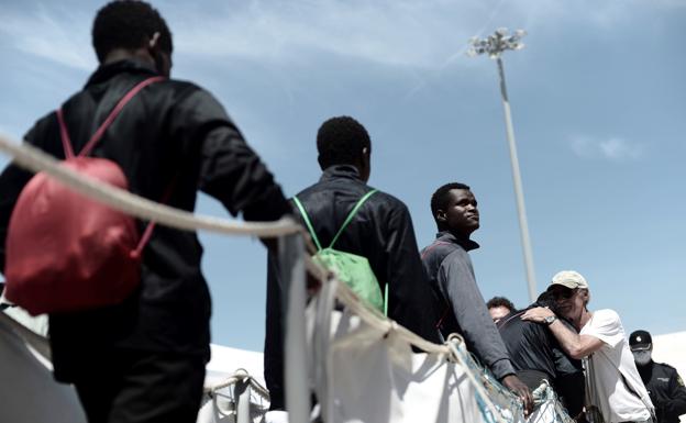 La farsa mediatica dell'immigrazione