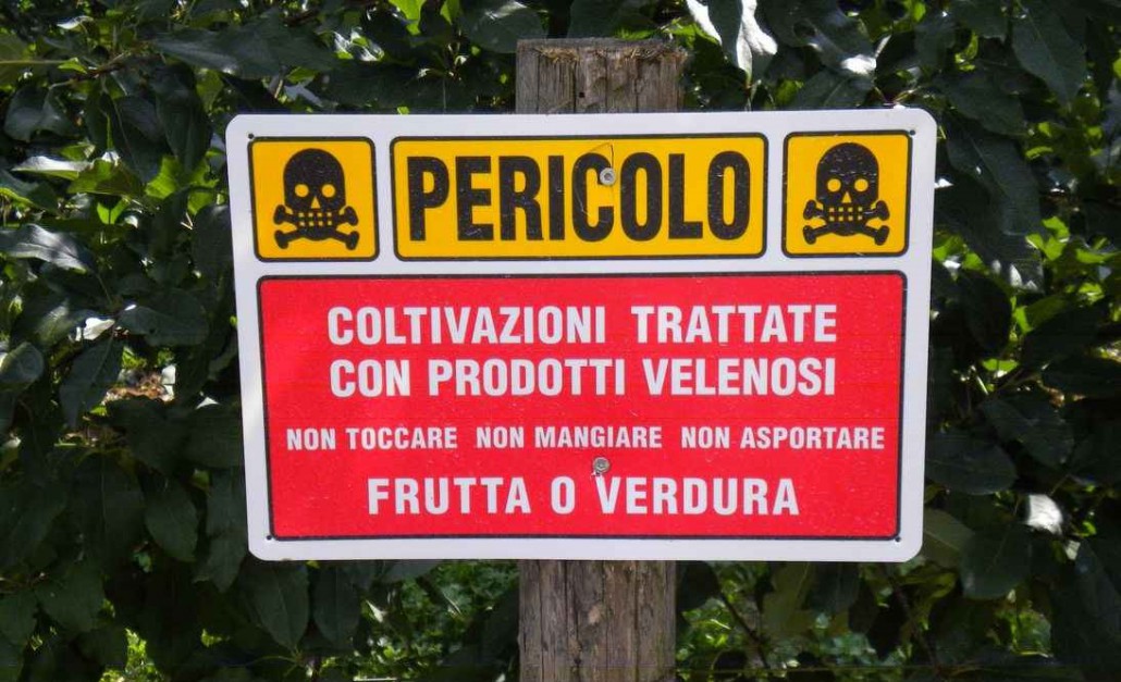 Pesticidi: tuteliamo le persone che vivono nelle zone agricole