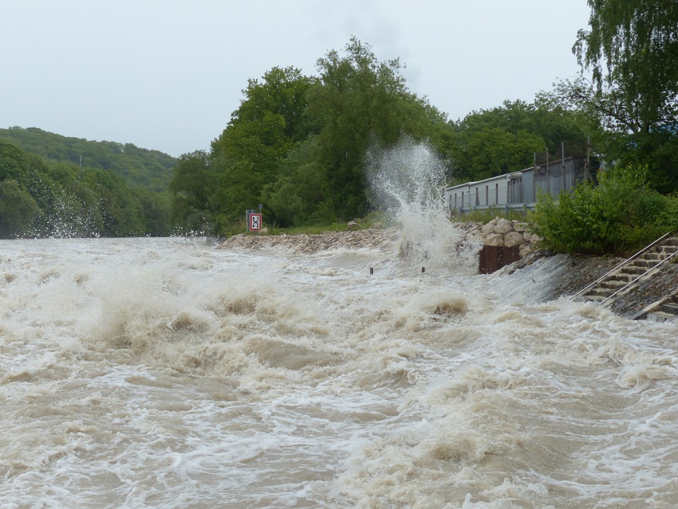 high-water-123203_960_720