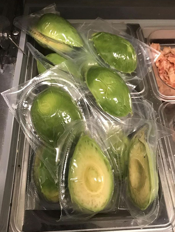 Uno stratagemma per impedire che le fette di avocado diventino marroni? (pointlesspack)