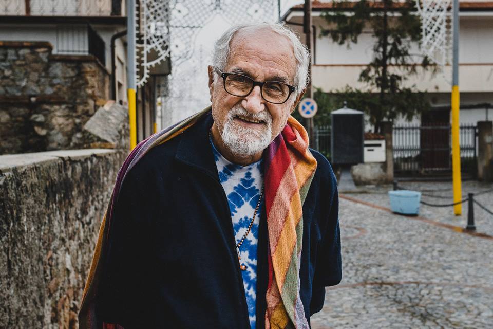 Alex Zanotelli: “La nonviolenza parte dall'informazione”