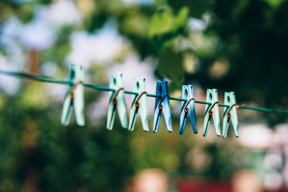 pegs-2664512_960_720