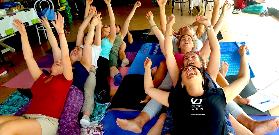 Yoga della risata: perché imparare a ridere cambia la vita