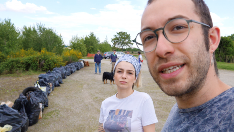 Viaggiare per ripulire l’Italia dai rifiuti: la storia di Edoardo e Valentina