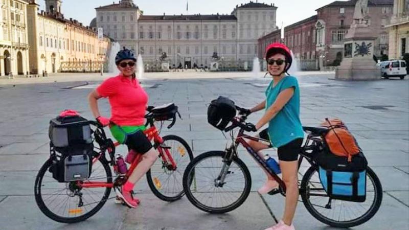 “Pedala Diritto”: due ragazze in bici da Torino a Riace per promuovere i diritti umani