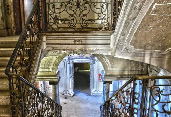 vuoti a perdere abbandono biella in foto