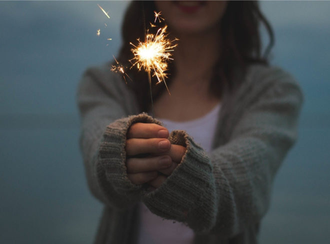 sparkler 677774 1920 1
