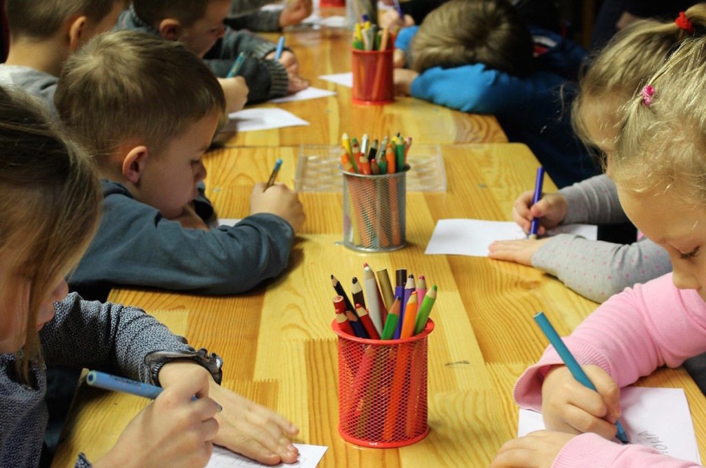 scuola post covid disegno