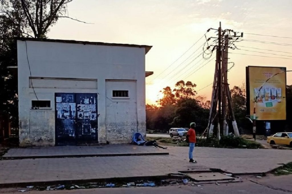 Ho sniffato la colla Lubumbashi