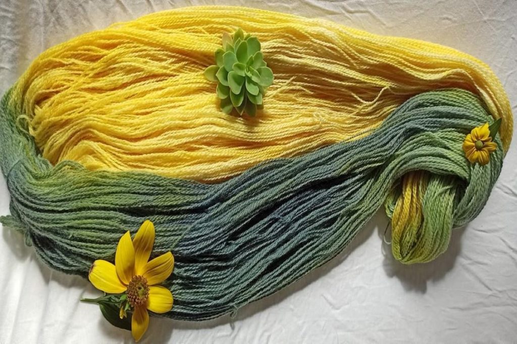gomitolo blu giallo cop