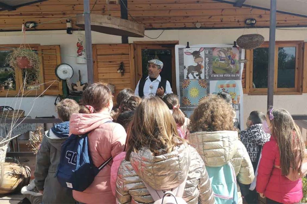 I laboratori per le scuole di Ntrizzi e cunti