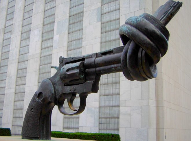 nonviolenza scultura