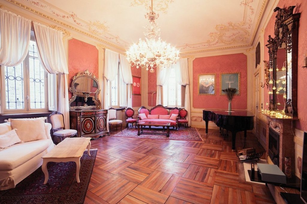 villa erre literary b 1 1