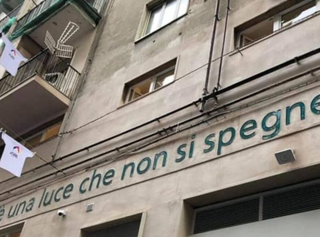 Casa di vetro