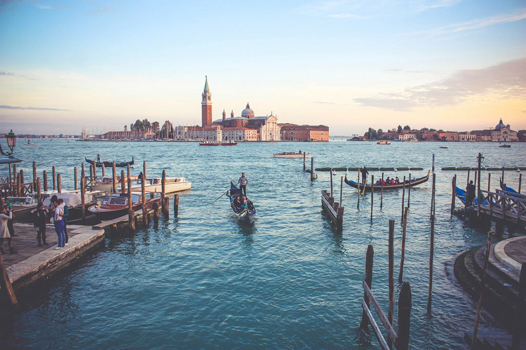 Overtourism, quando il turismo smette di essere viaggio e diventa scorciatoia