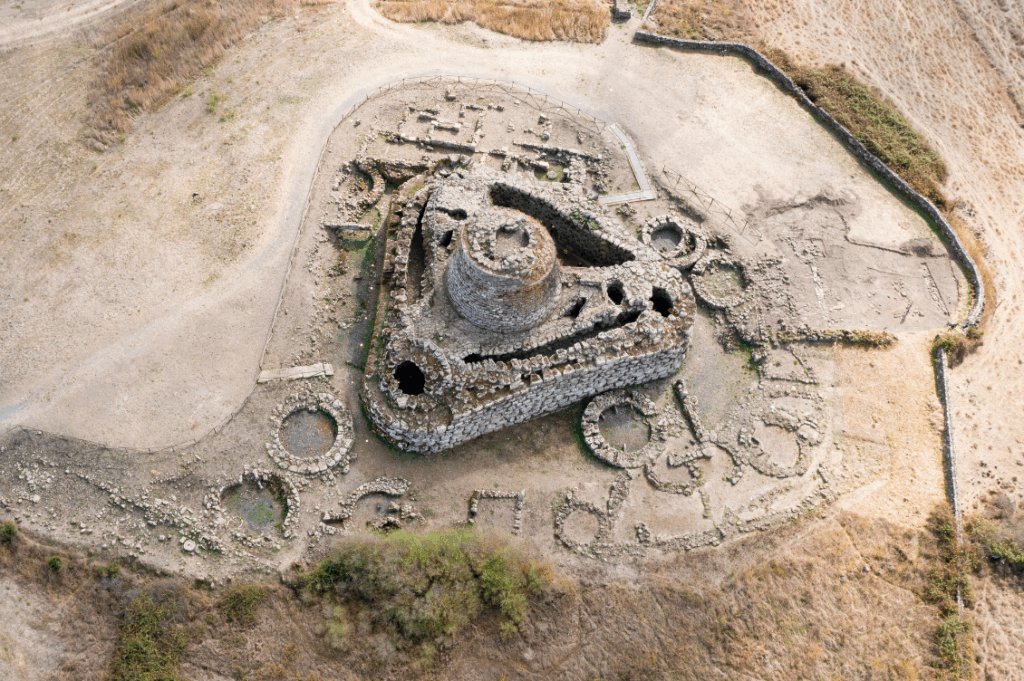 HEADER nuraghe