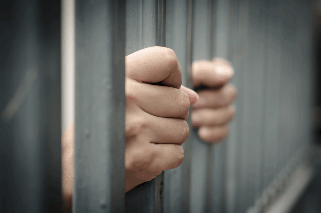 HEADER carcere sbarre canva