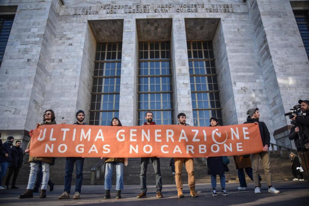 attivisti ultima generazione - economia in comune