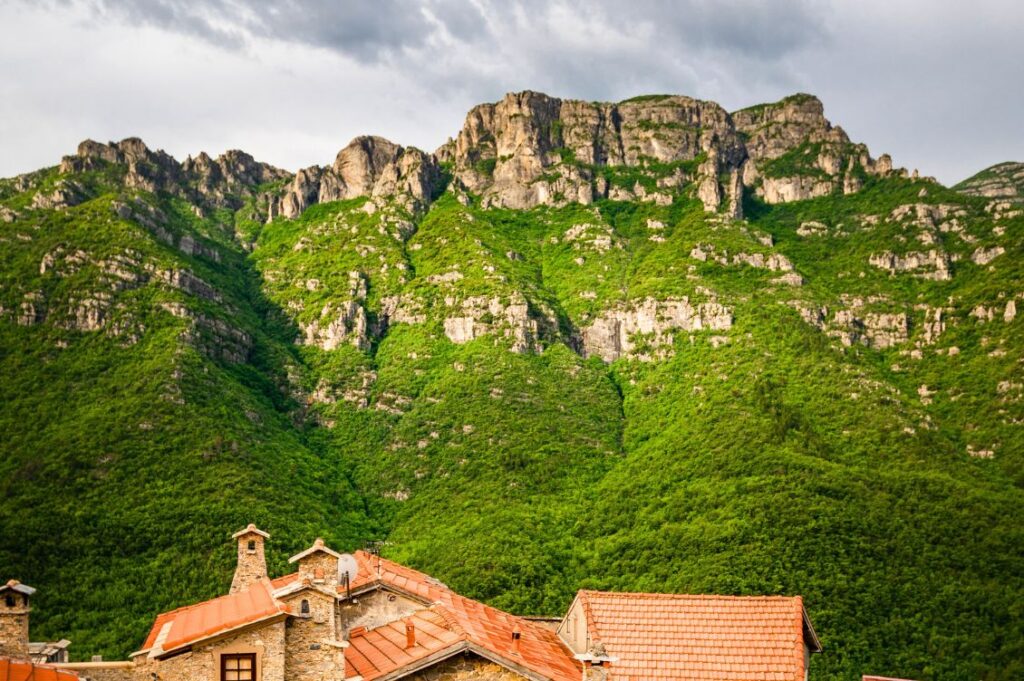 Val Pennavaire: un laboratorio silenzioso di turismo sostenibile