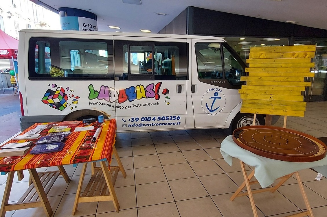 ludobus ant
