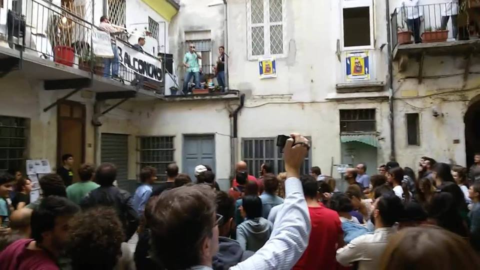 concertino dal balconcino sotto attacco 1520586770