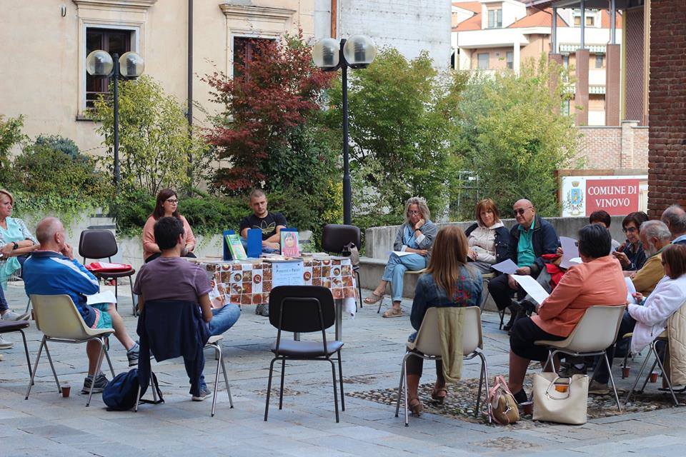 Le Luci di Sofia: l’educazione al pensiero tra caffè filosofici e laboratori con i giovani